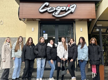 Теорія зустрічає практику: студенти відвідали кафе «Софія» та долучилися до практичного майстер-класу з приготування піци