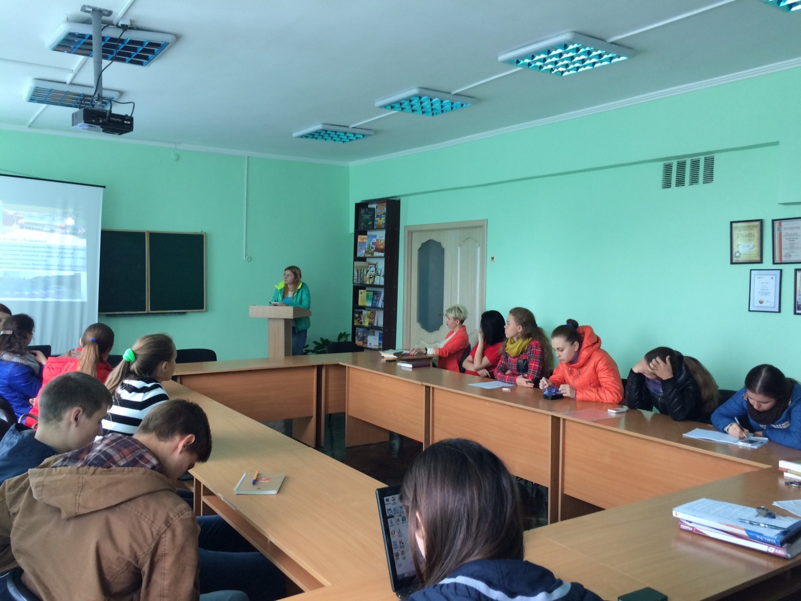 Засідання науково-практичного студентського гуртка «Туристична та готельно-ресторанна індустрія України: етапи становлення, функціонування та шляхи розвитку»