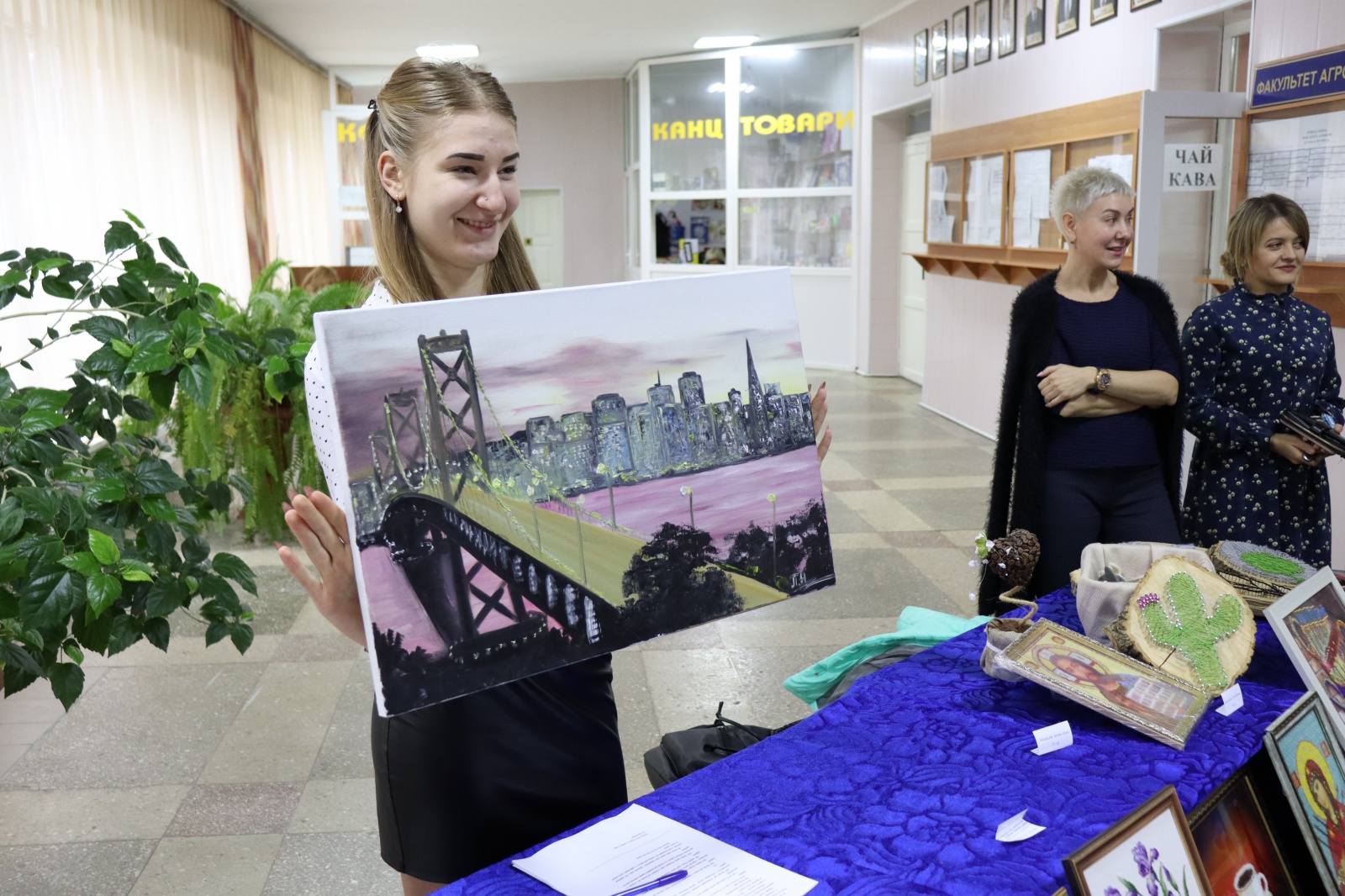 БЛАГОДІЙНА ВИСТАВКА-АУКЦІОН ТВОРЧИХ РОБІТ «МОЇ ДИВОВИЖНІ ІСТОРІЇ»